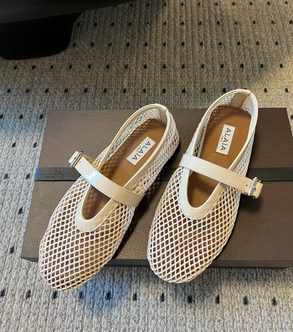 ALAÏA SAND BALLET FLATS IN FISHNET