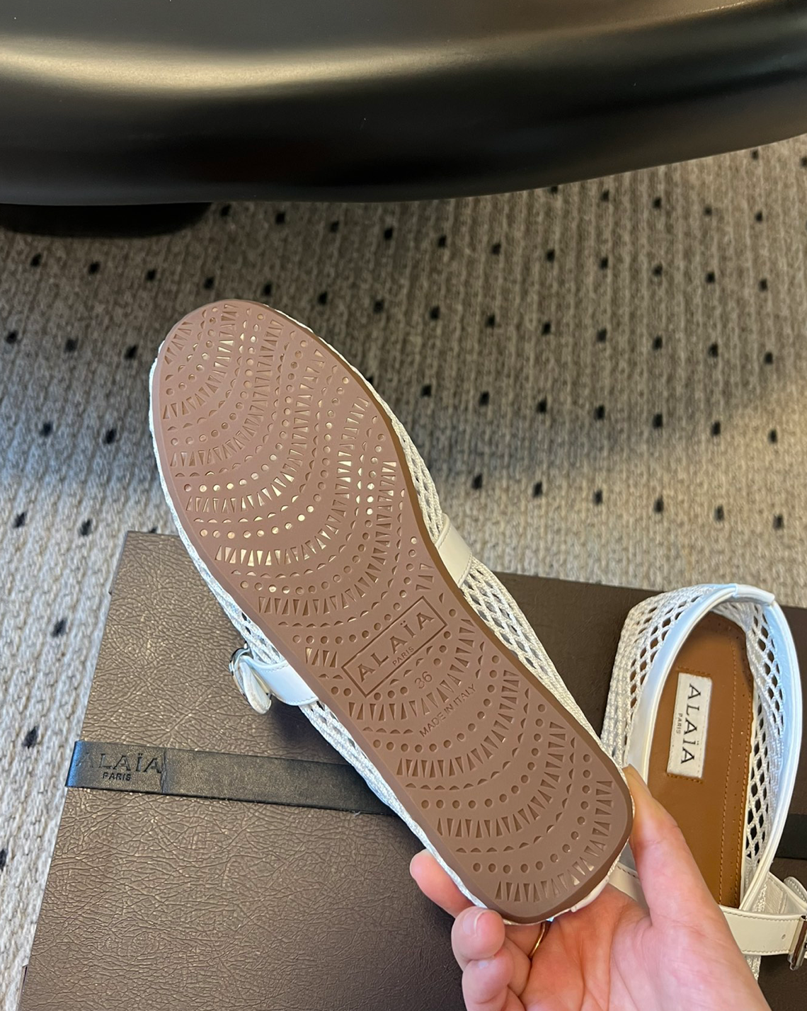 ALAÏA WHITE BALLET FLATS IN FISHNET