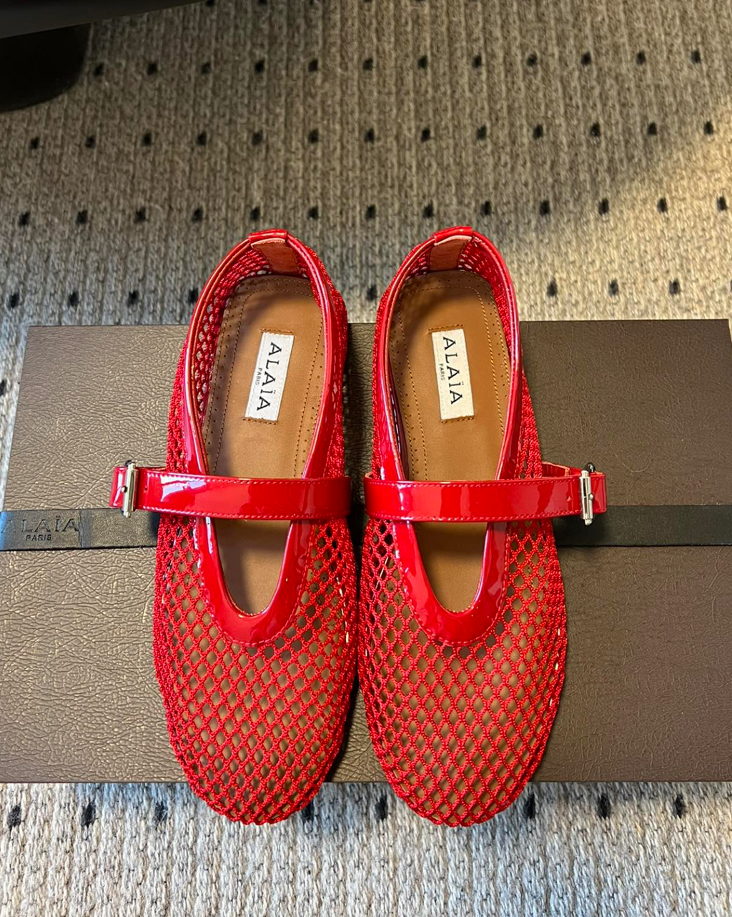 ALAÏA RED BALLET FLATS IN FISHNET