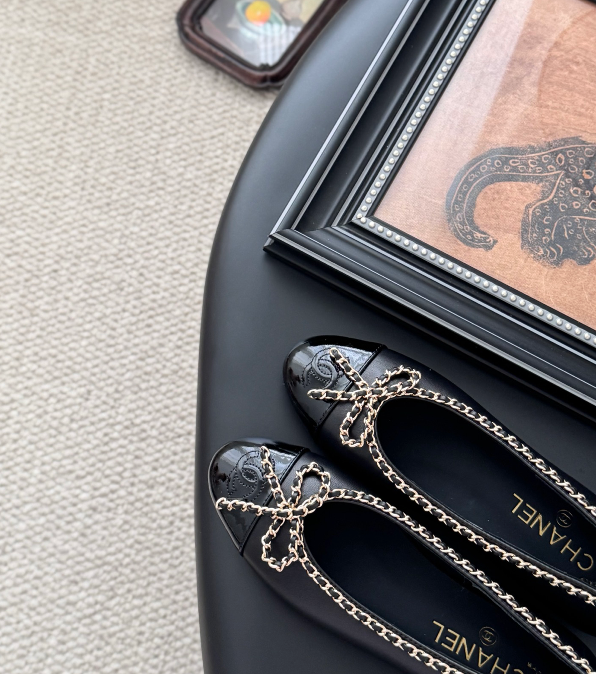 CHANEL Black Ballerinas in Lambskin and Varnished Calfskin