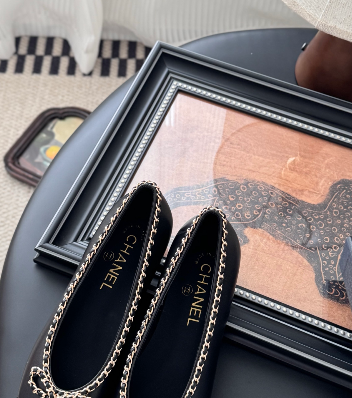 CHANEL Black Ballerinas in Lambskin and Varnished Calfskin