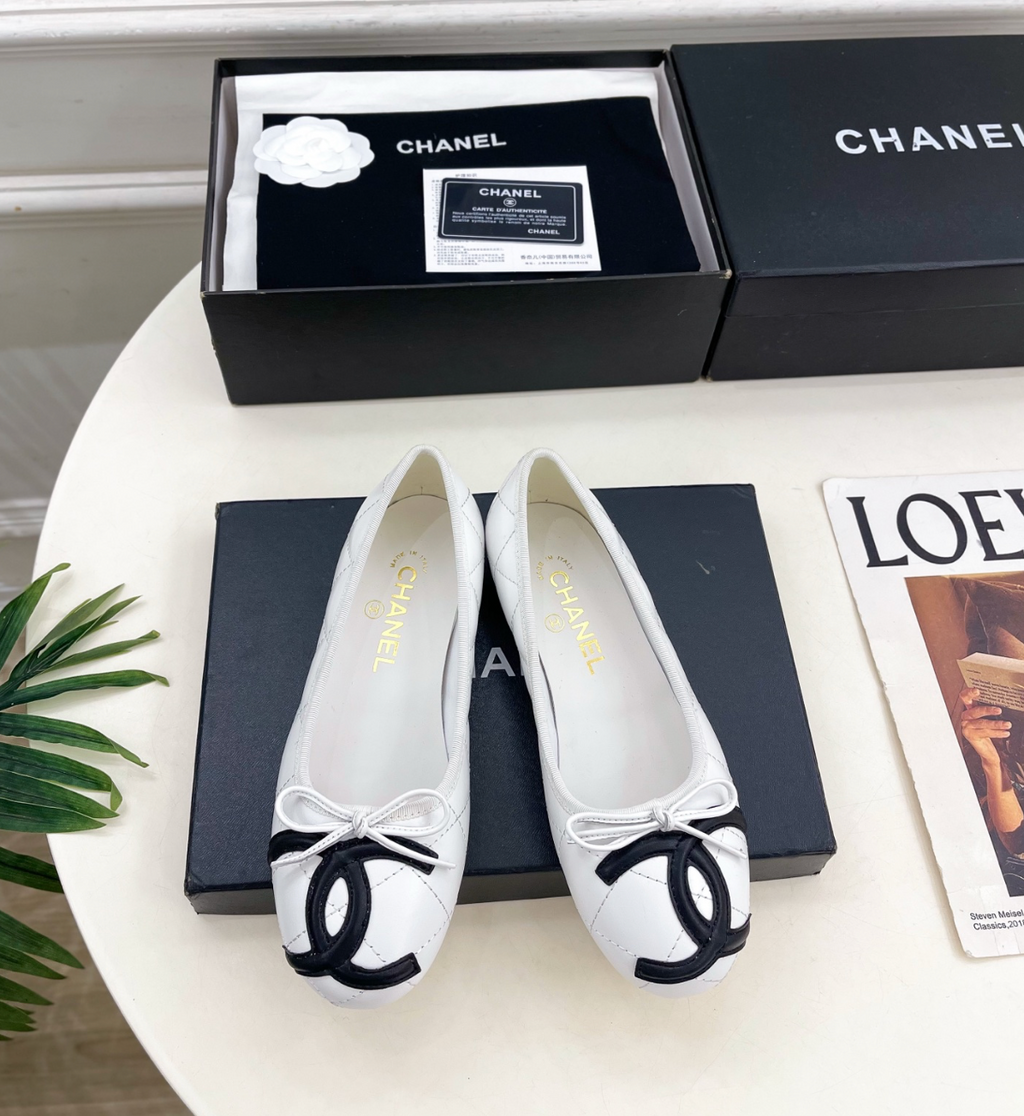 CHANEL White The COCO Beach '26 Ballet Flats