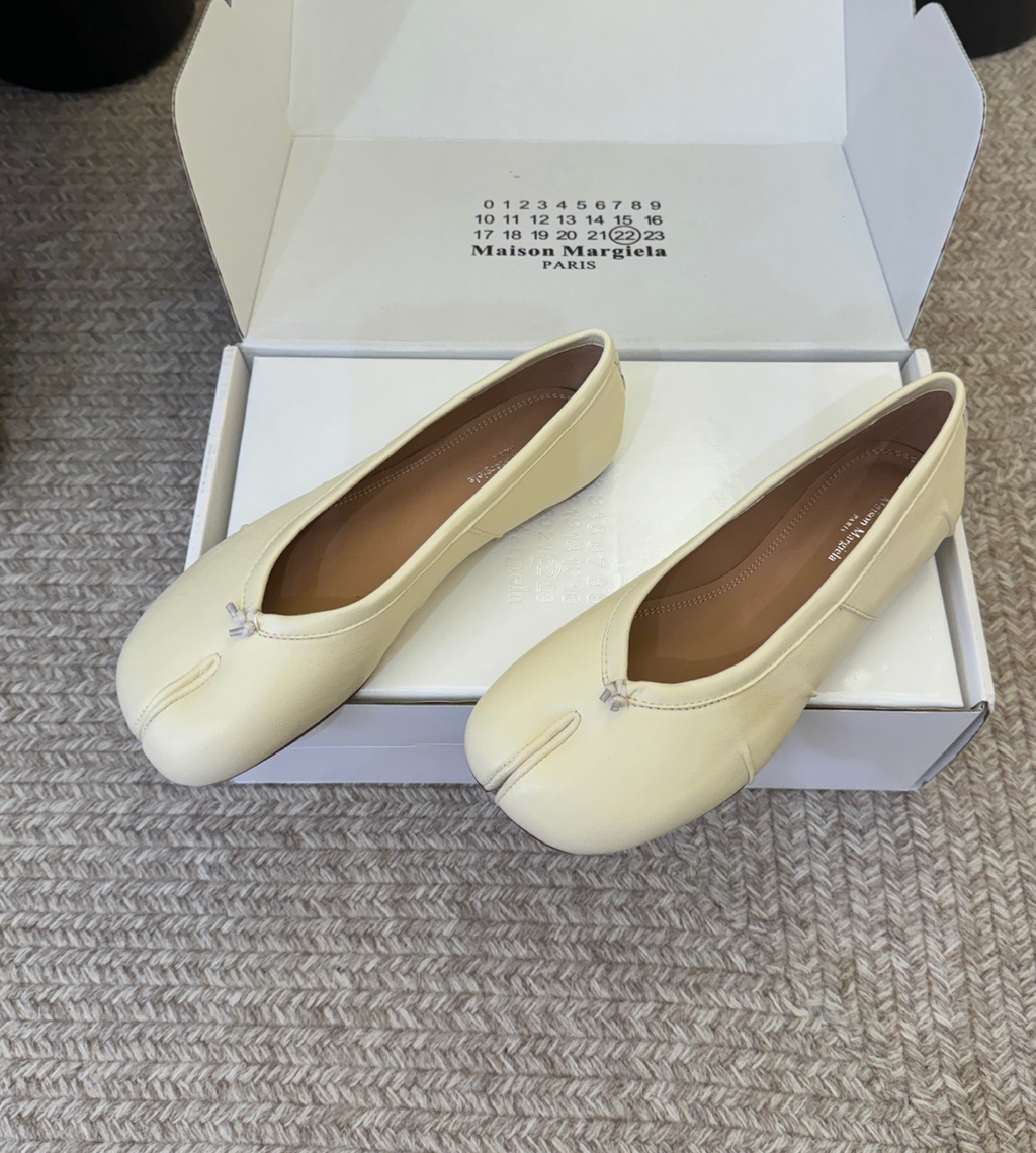 MM Leather Tabi Ballerina Flats