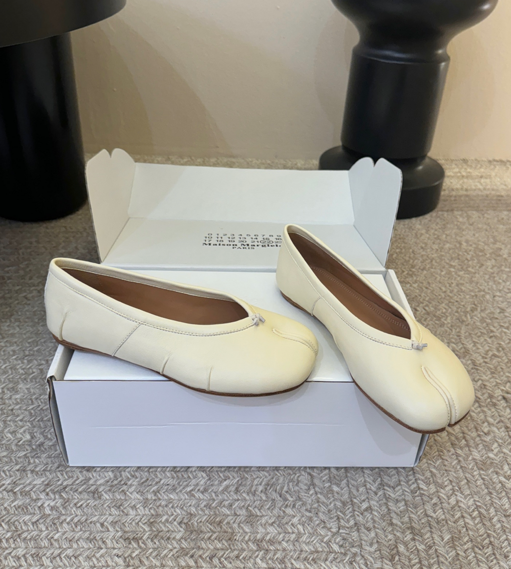 MM Leather Tabi Ballerina Flats