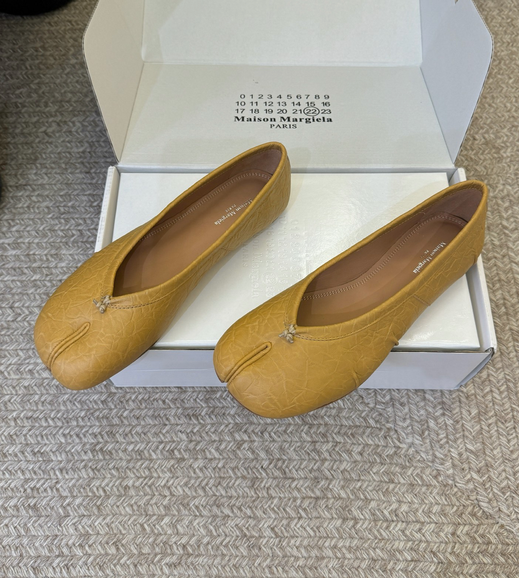 MM Leather Tabi Ballerina Flats