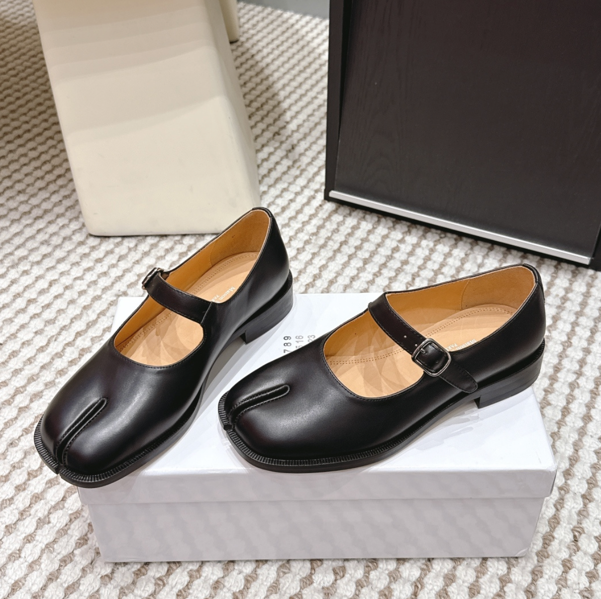 MM Tabi leather Mary Jane pumps