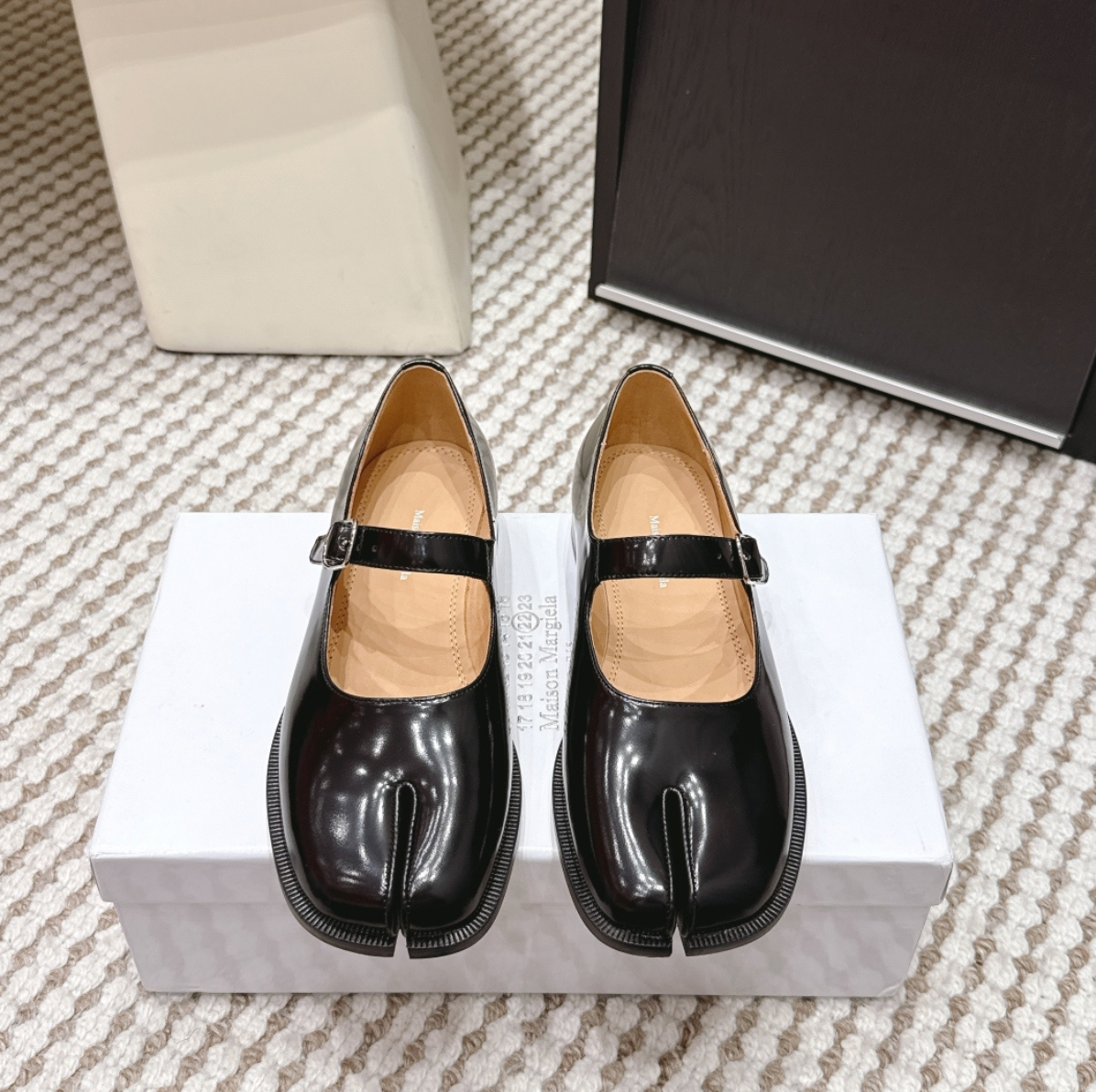 MM Tabi leather Mary Jane pumps