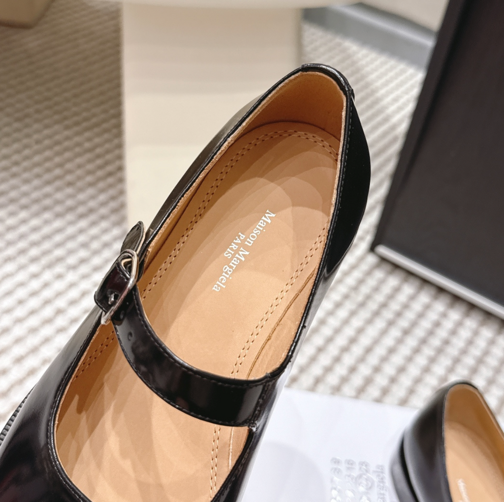 MM Tabi leather Mary Jane pumps