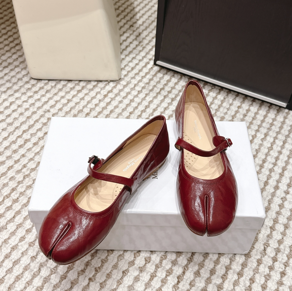 MM Tabi leather Mary Jane pumps