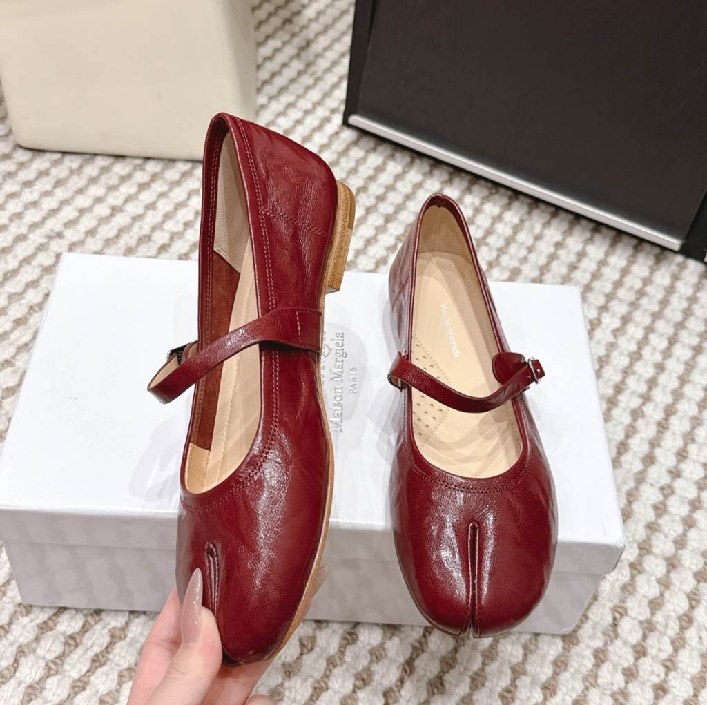 MM Tabi leather Mary Jane pumps