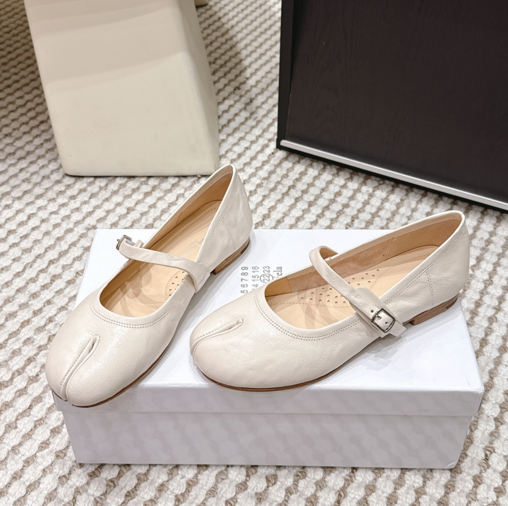 MM Tabi leather Mary Jane pumps