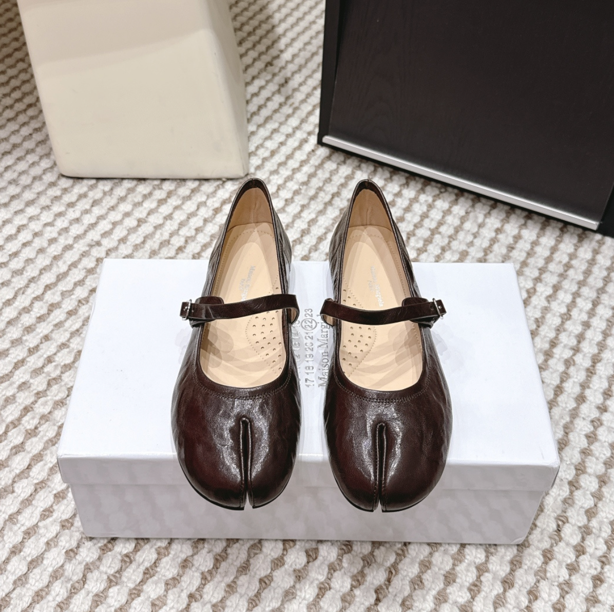 MM Tabi leather Mary Jane pumps