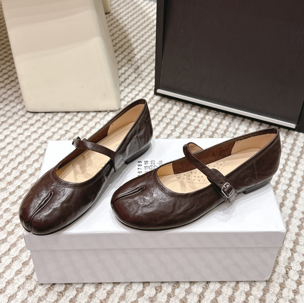 MM Tabi leather Mary Jane pumps