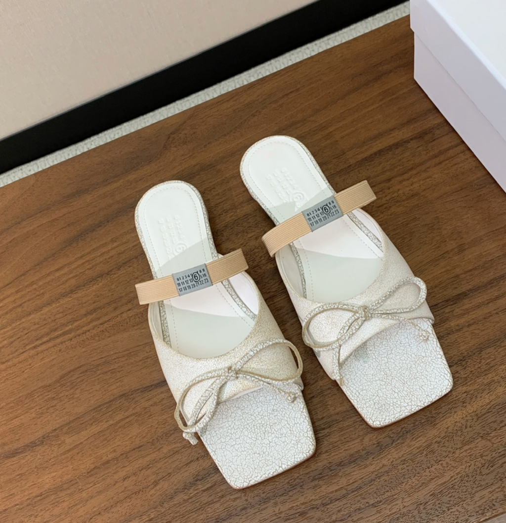 MM6 Bow Detailed Square Toe Sandals
