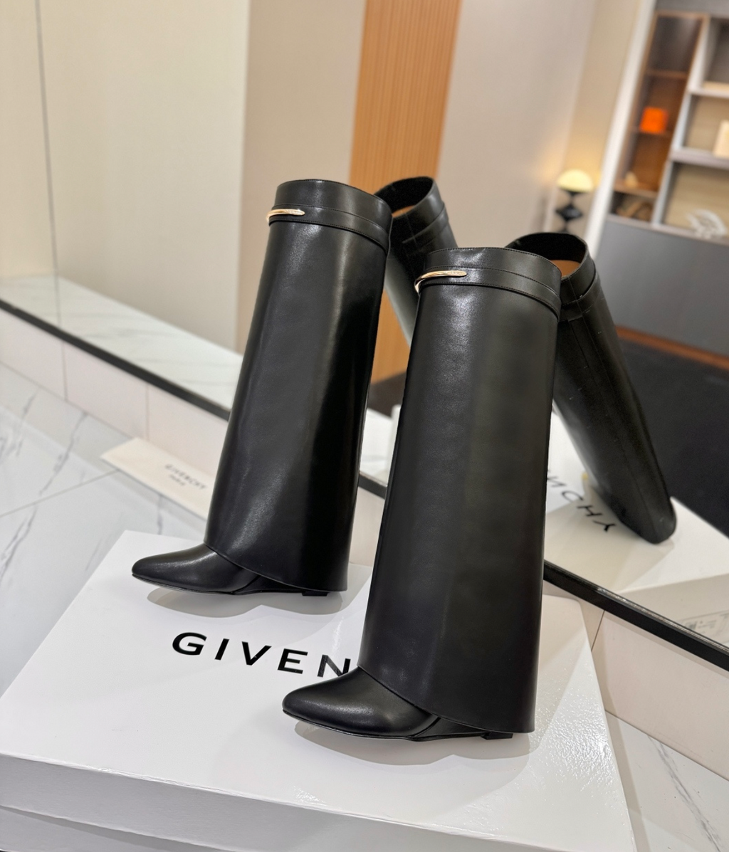 GIVENCHY Shark Leather Knee Boots Ebony