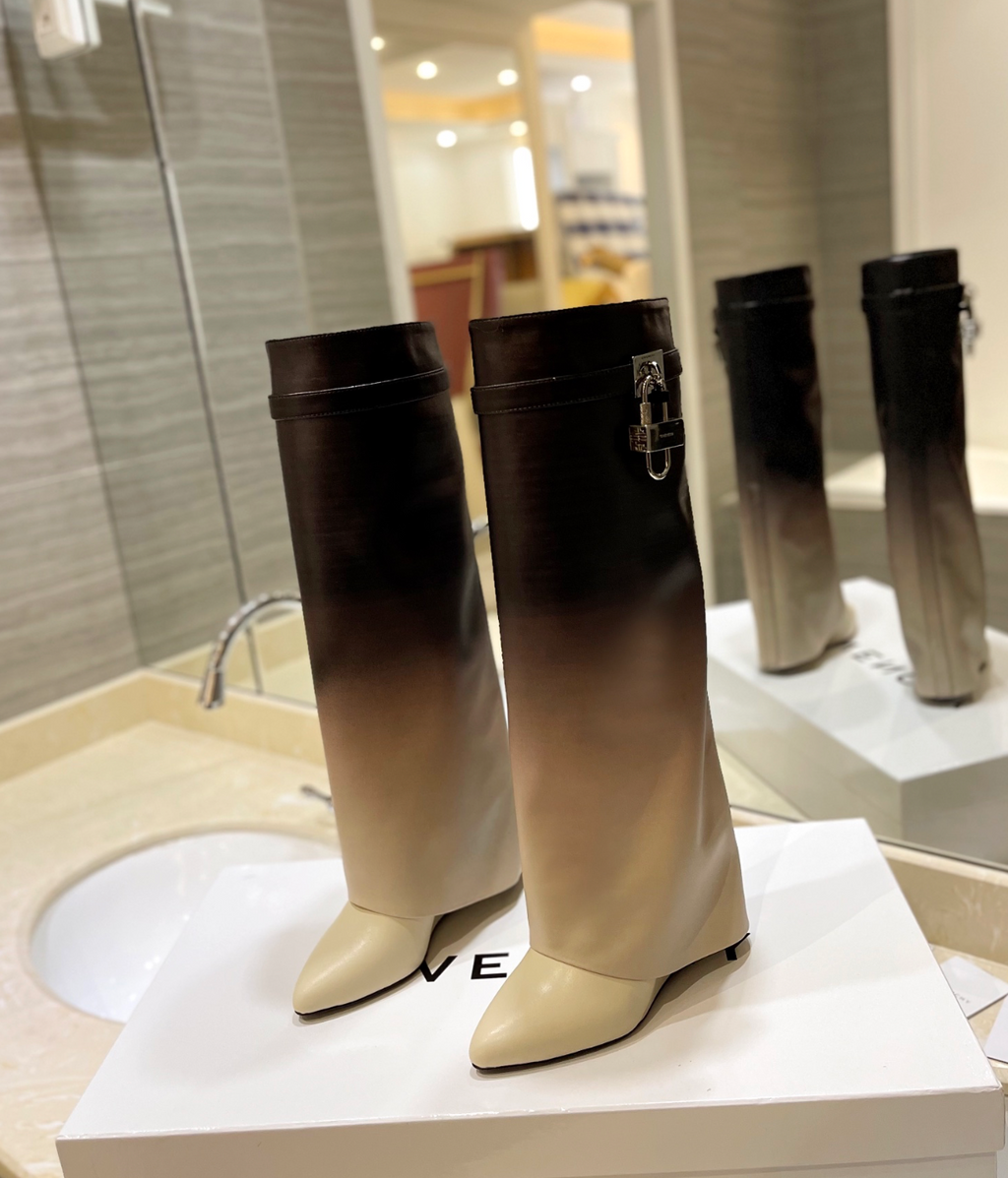 GIVENCHY Shark Lock Boots In Leather In Brown/beige