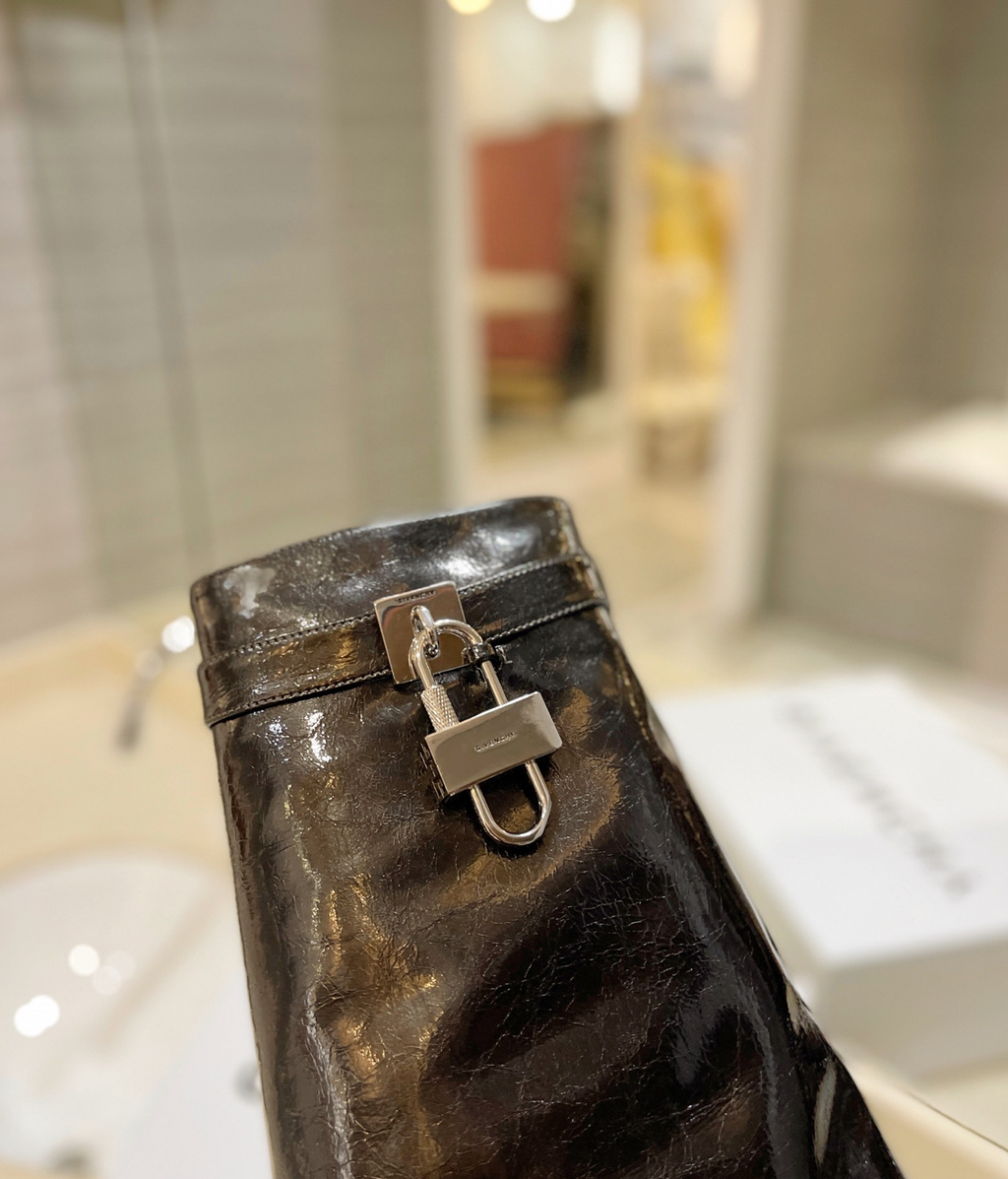 GIVENCHY Shark Lock Ankle Boots In Black