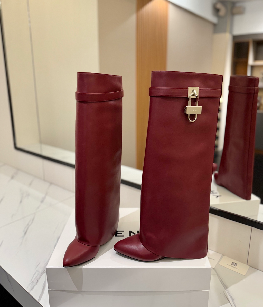 GIVENCHY Shark Lock Boots In Leather In Burgundy