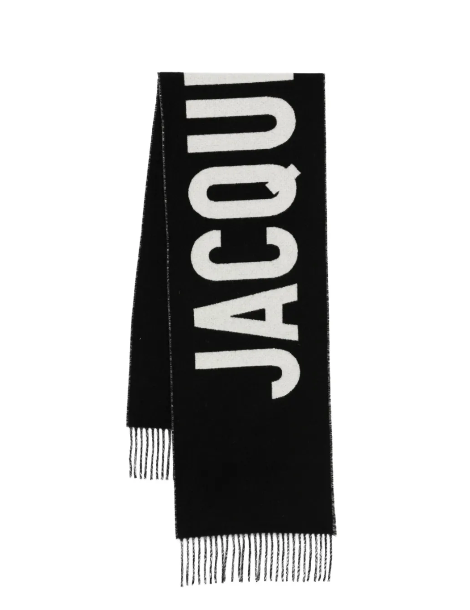 The Jacquemus scarf