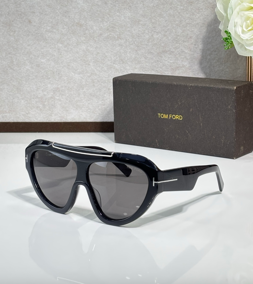 TOM FORD FT1094