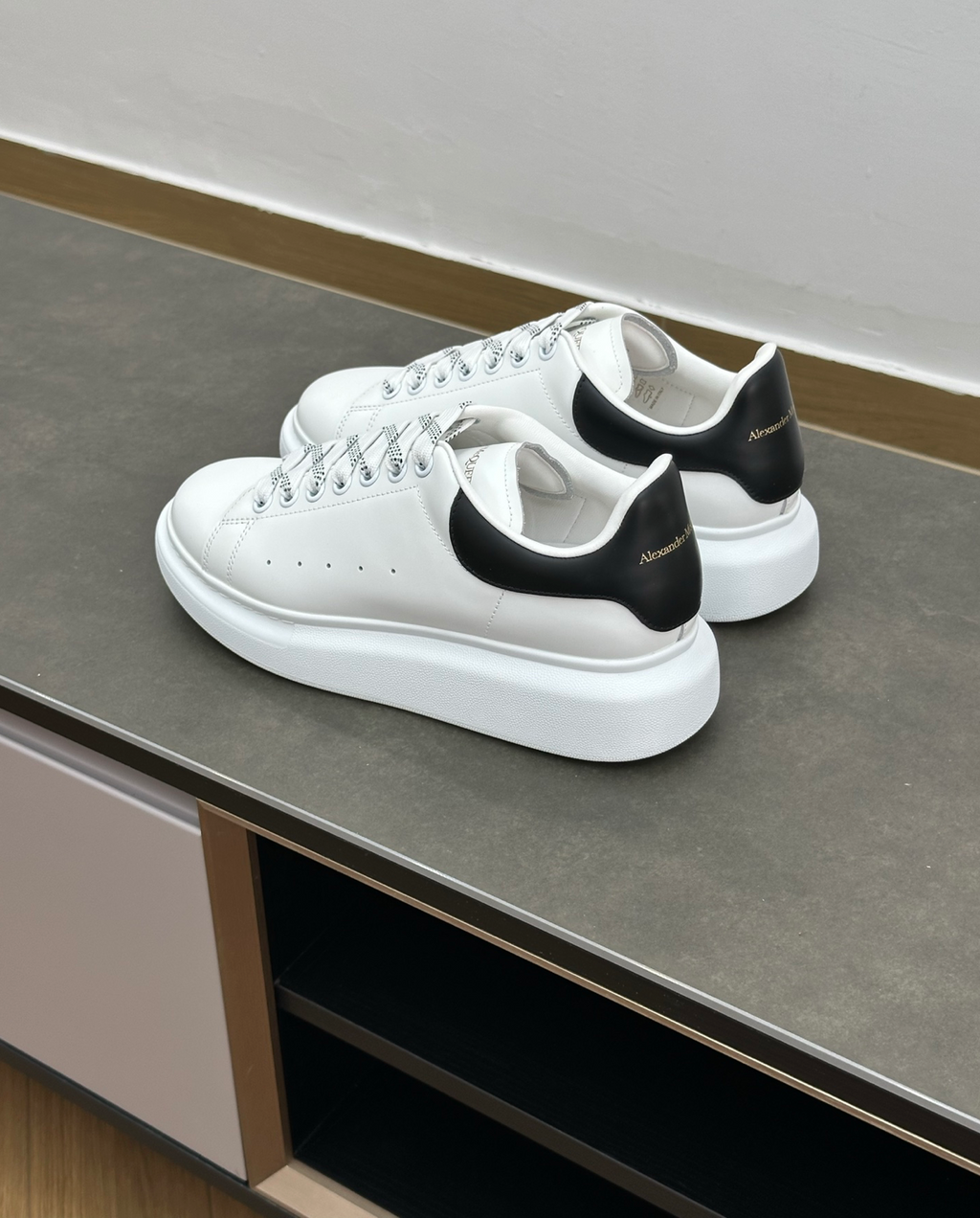 Oversized leather lace-up black sneakers