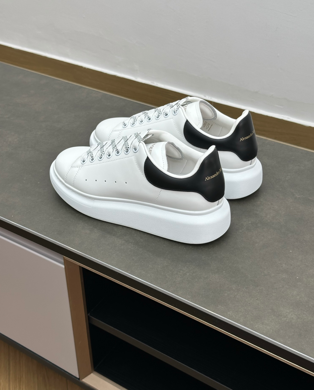 Oversized leather lace-up black sneakers