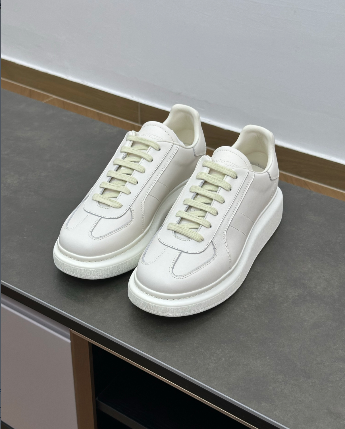 Oversized Retro Full white Low Top Sneakers