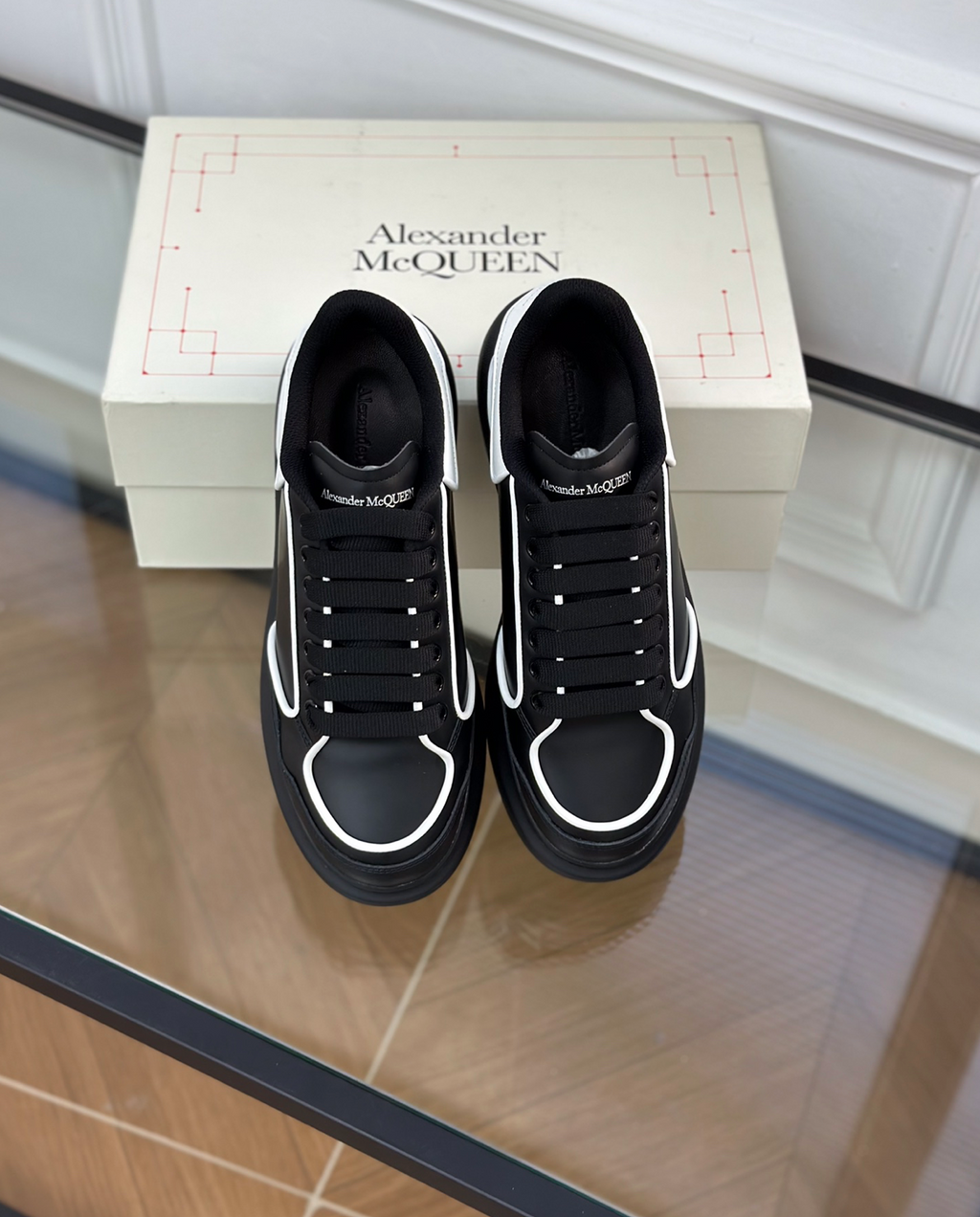 Oversized Larry Leather Black Low-top sneaker