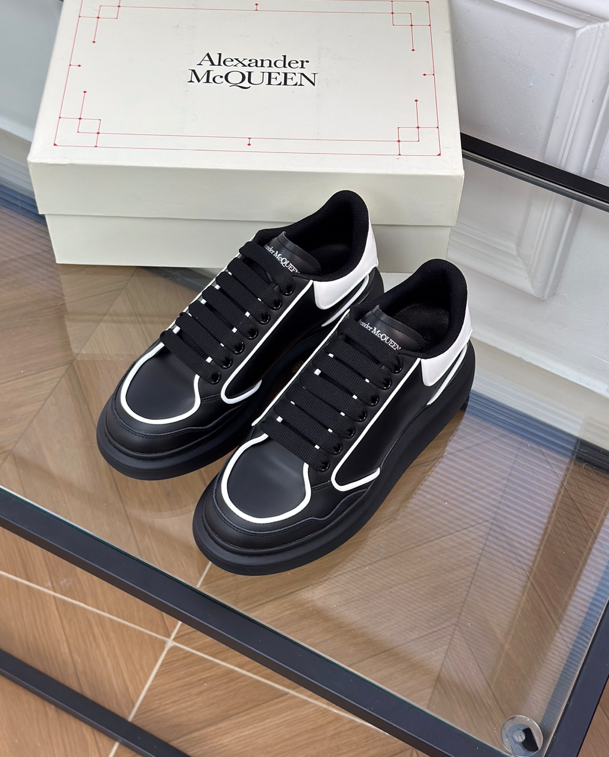 Oversized Larry Leather Black Low-top sneaker