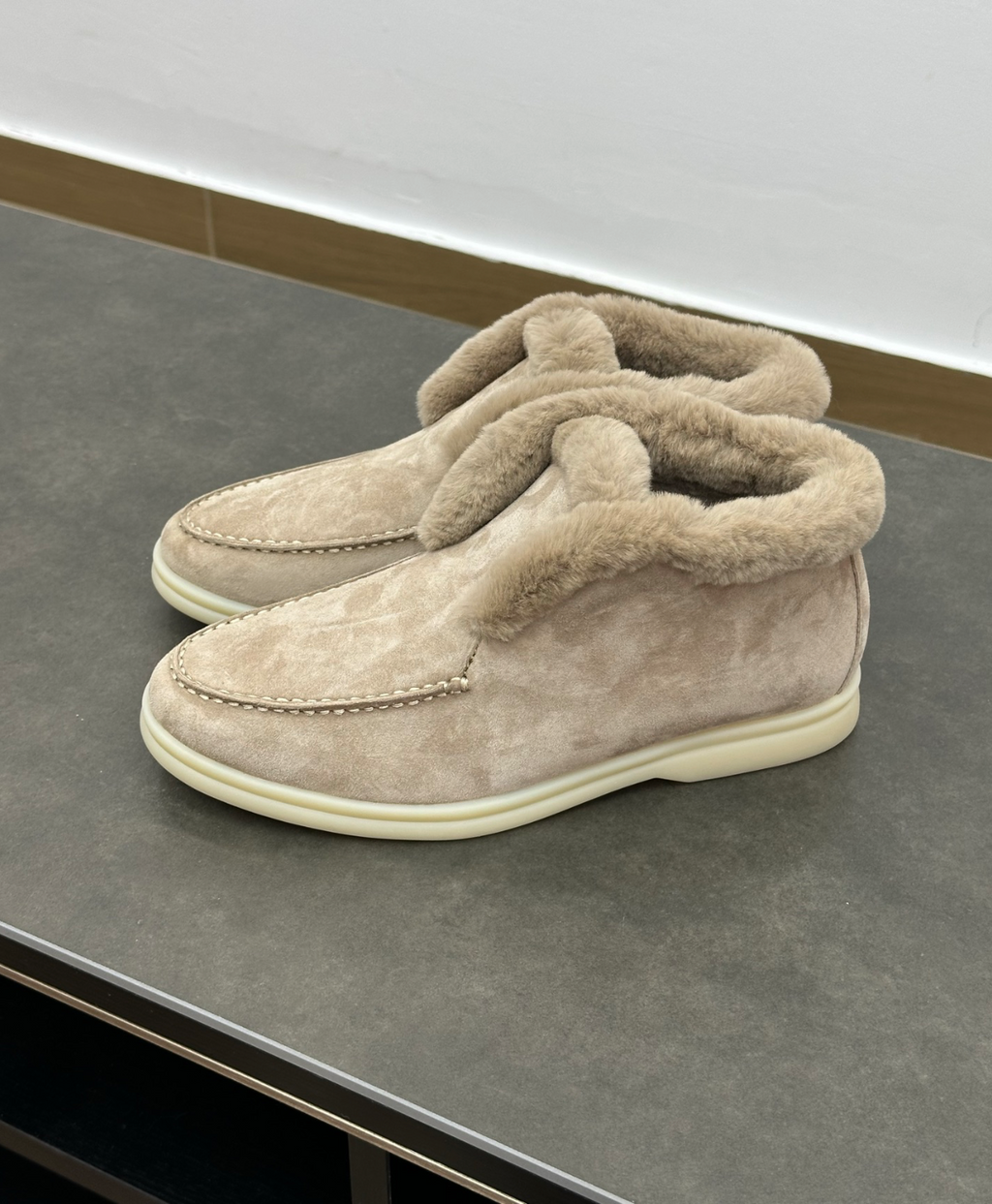 Open Walk Ankle Boot Furr Beige Suede