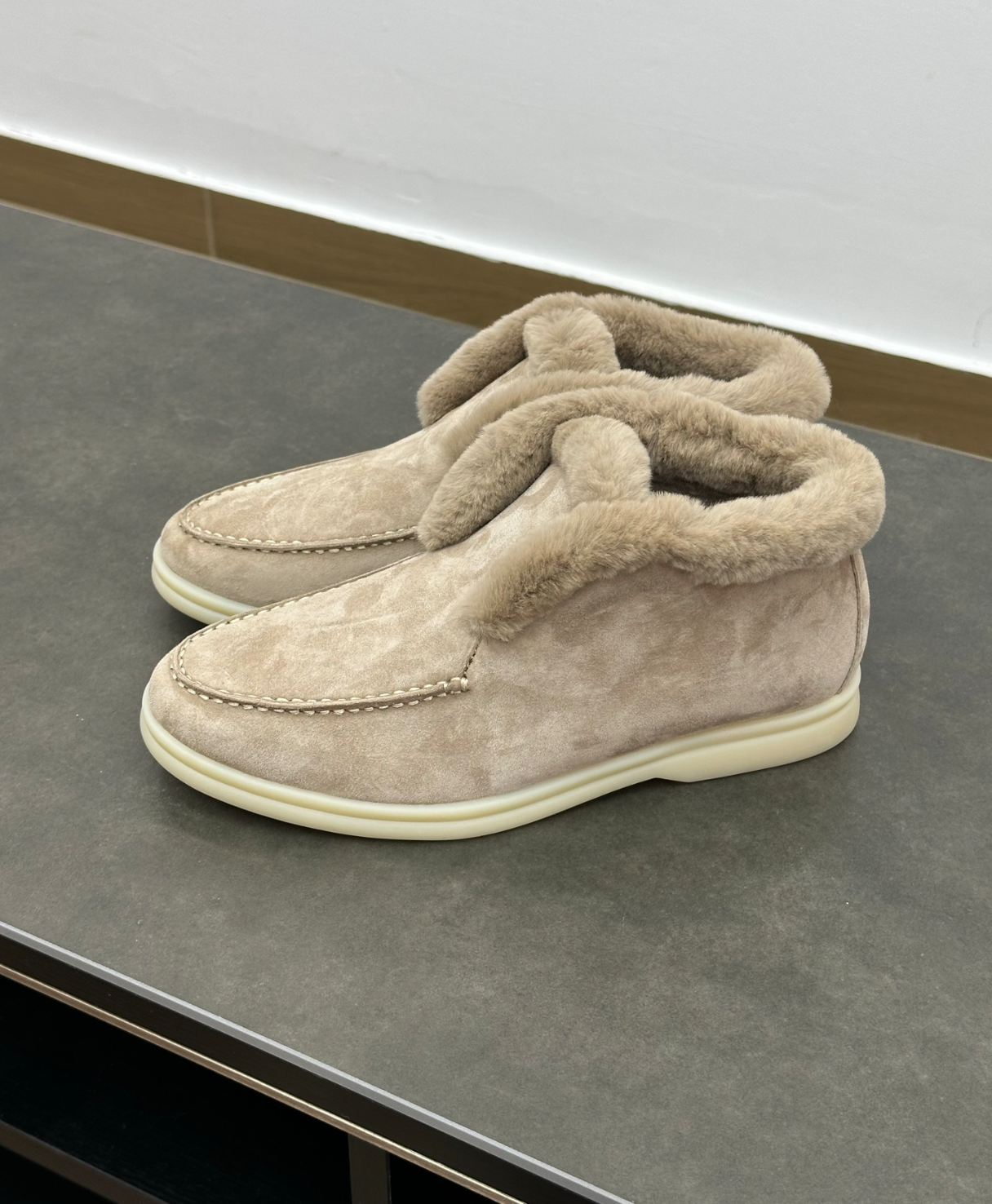 Open Walk Ankle Boot Furr Beige Suede