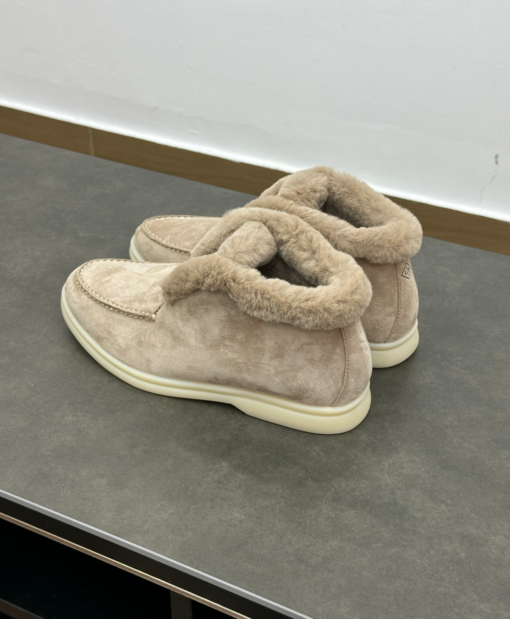 Open Walk Ankle Boot Furr Beige Suede