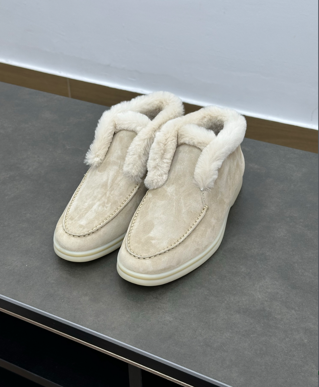 Open Walk Ankle Boot Furr Beige/Off White Suede