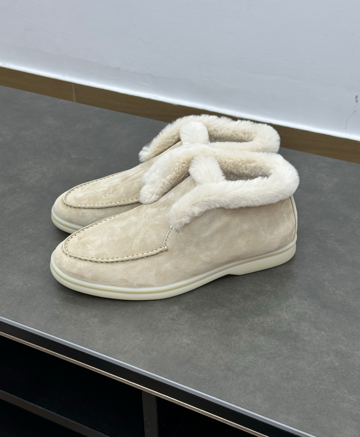 Open Walk Ankle Boot Furr Beige/Off White Suede