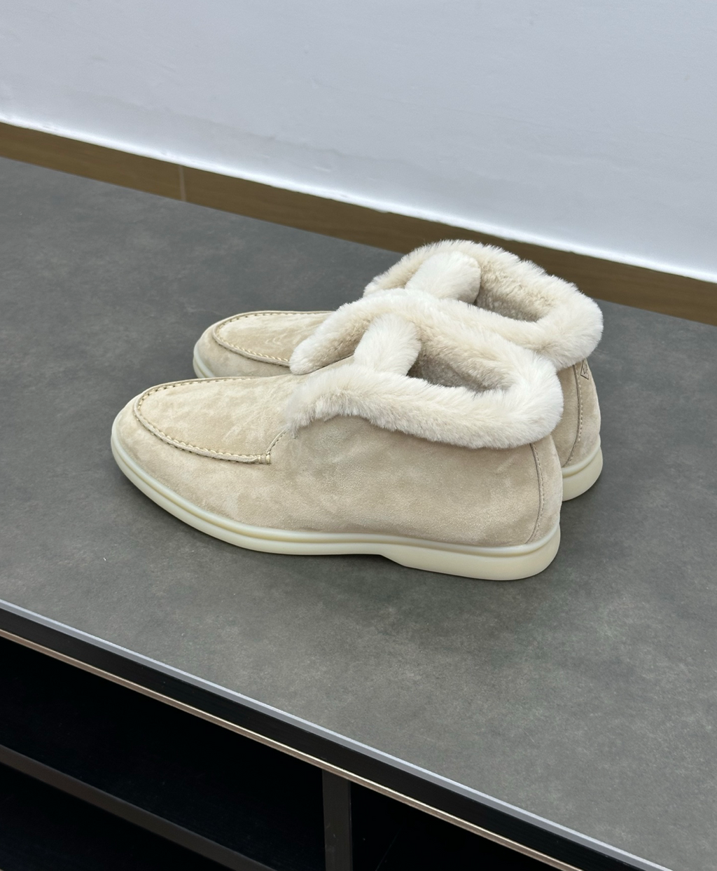 Open Walk Ankle Boot Furr Beige/Off White Suede