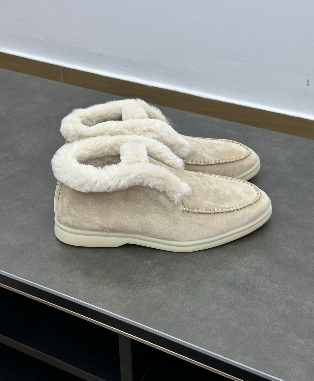 Open Walk Ankle Boot Furr Beige/Off White Suede