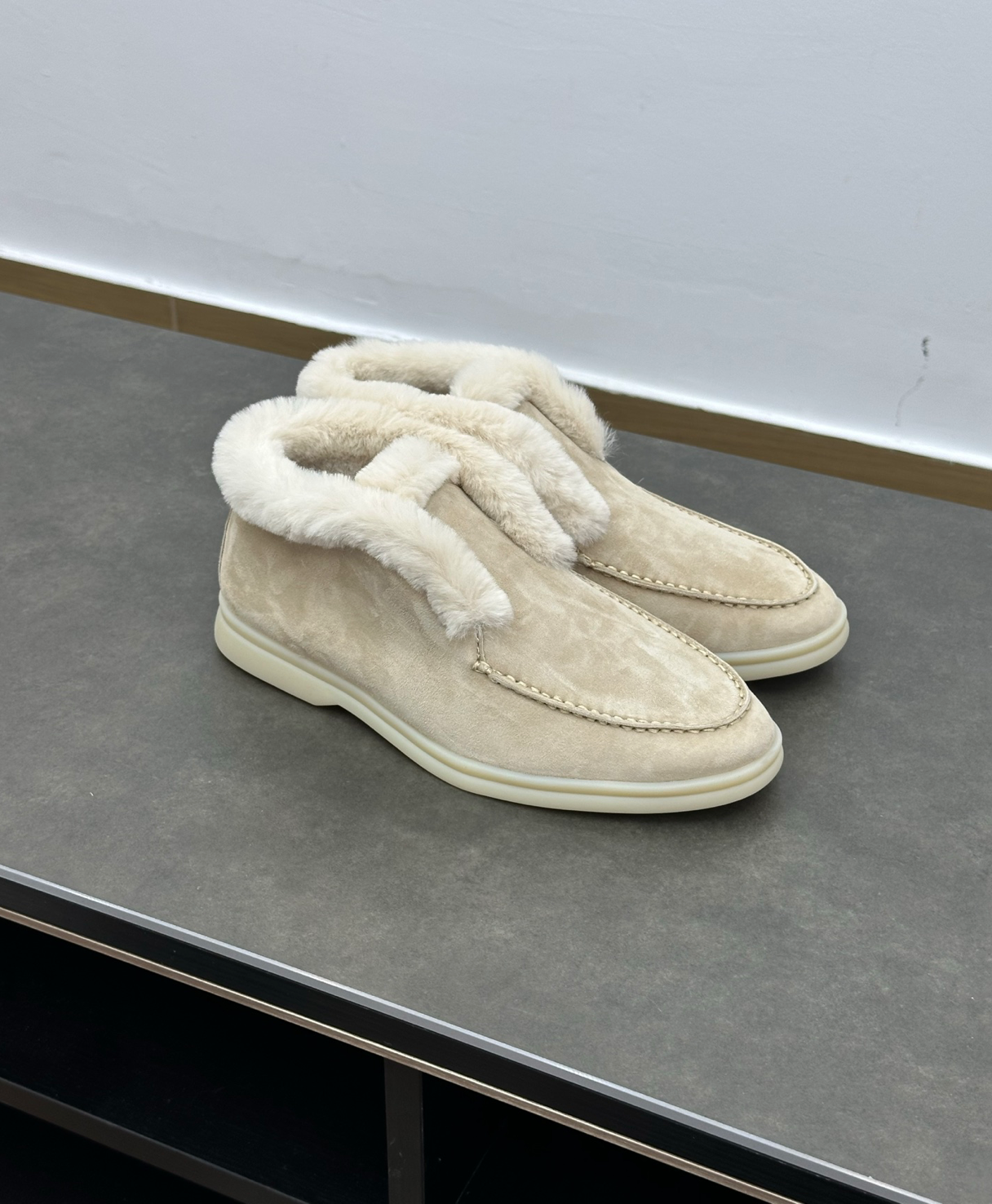 Open Walk Ankle Boot Furr Beige/Off White Suede