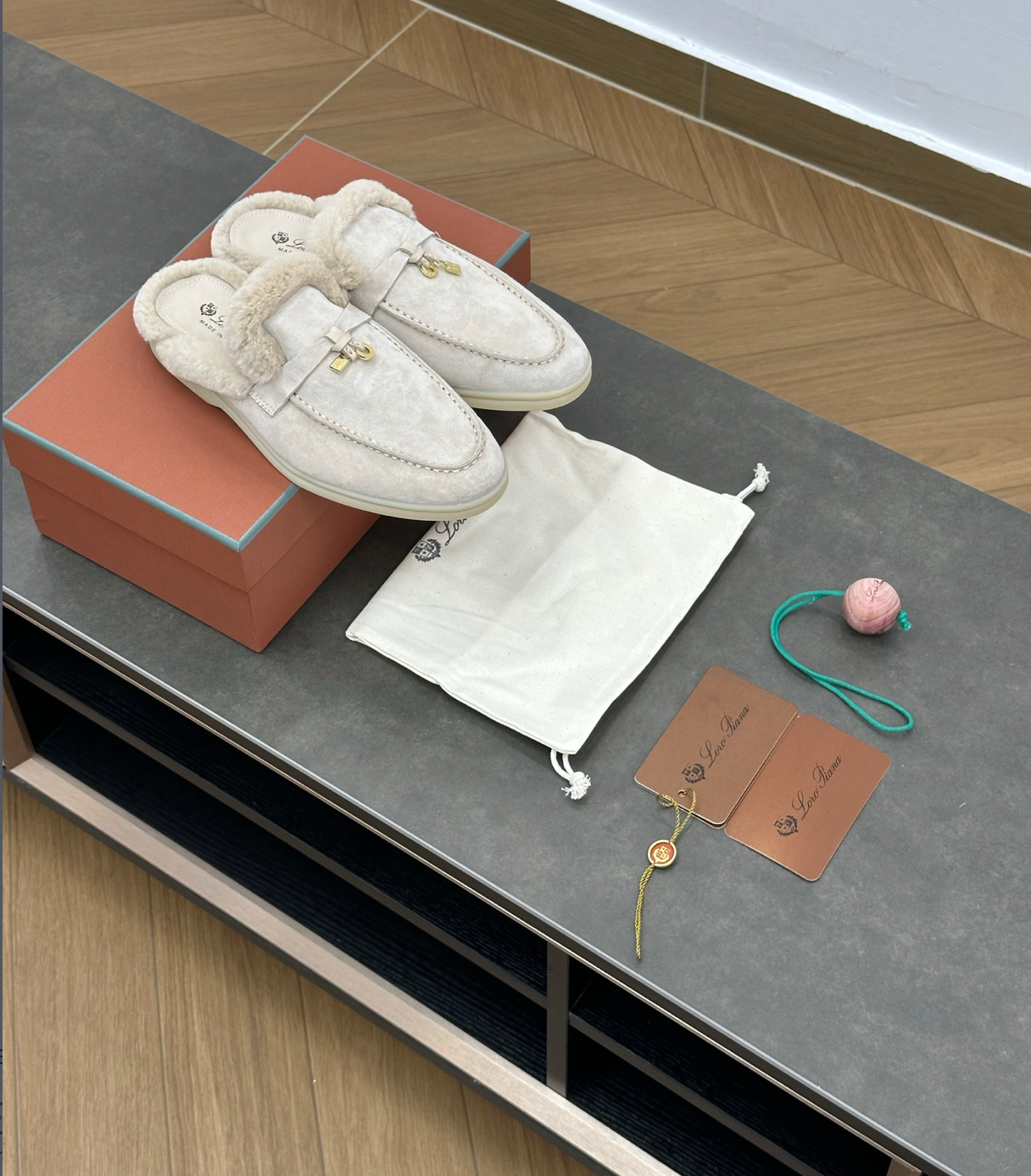 Charms Walk Babouche Light beige Loafer Fur Suede