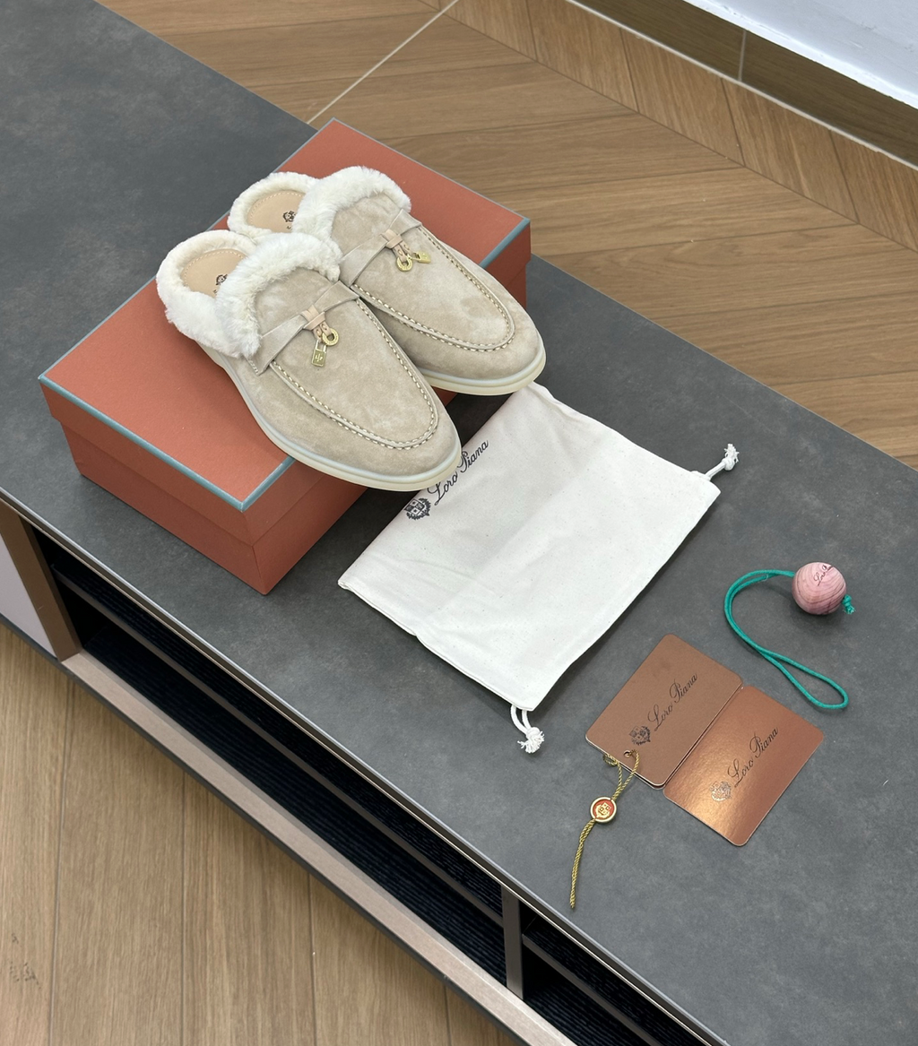 Charms Walk Babouche Beige/White Loafer Fur Suede