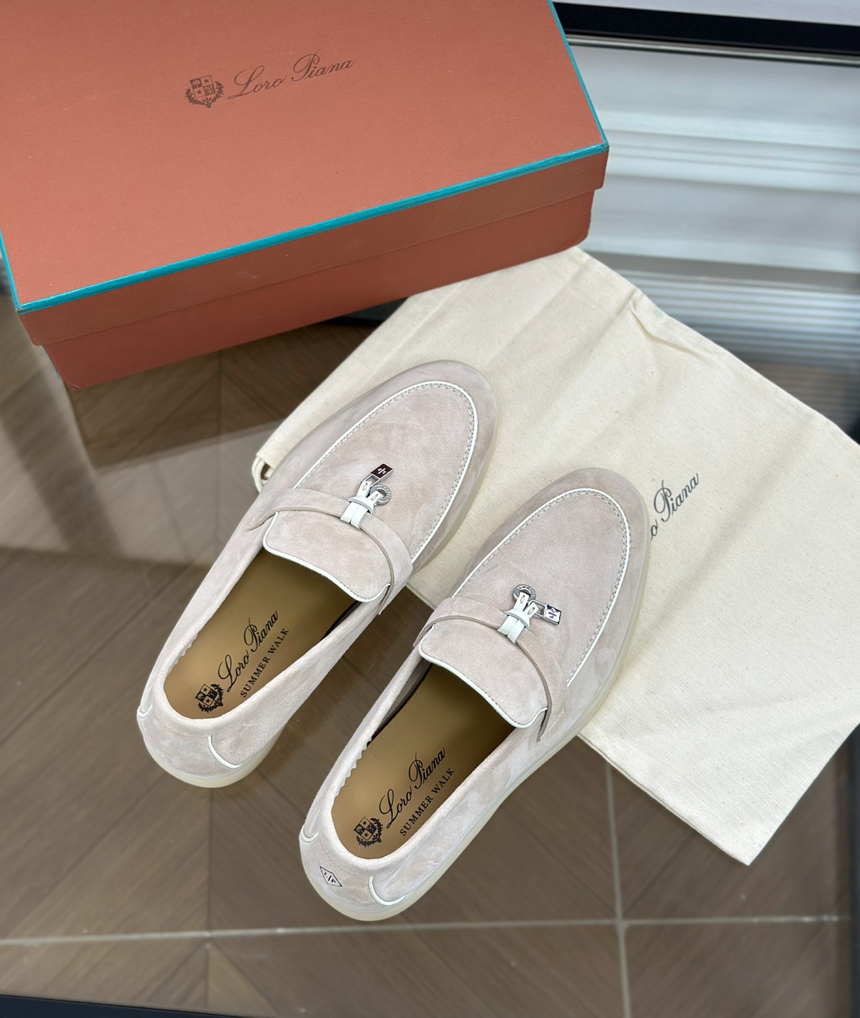 Moccassins Sandstone/White Suede Summer Charms Walk