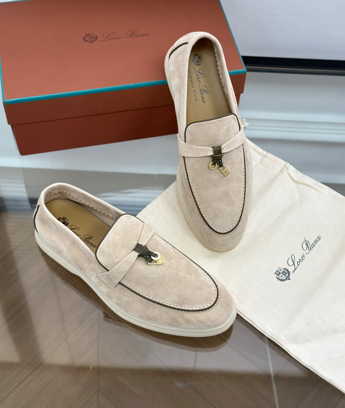 Moccassins Sandstone/Black Suede Summer Charms Walk