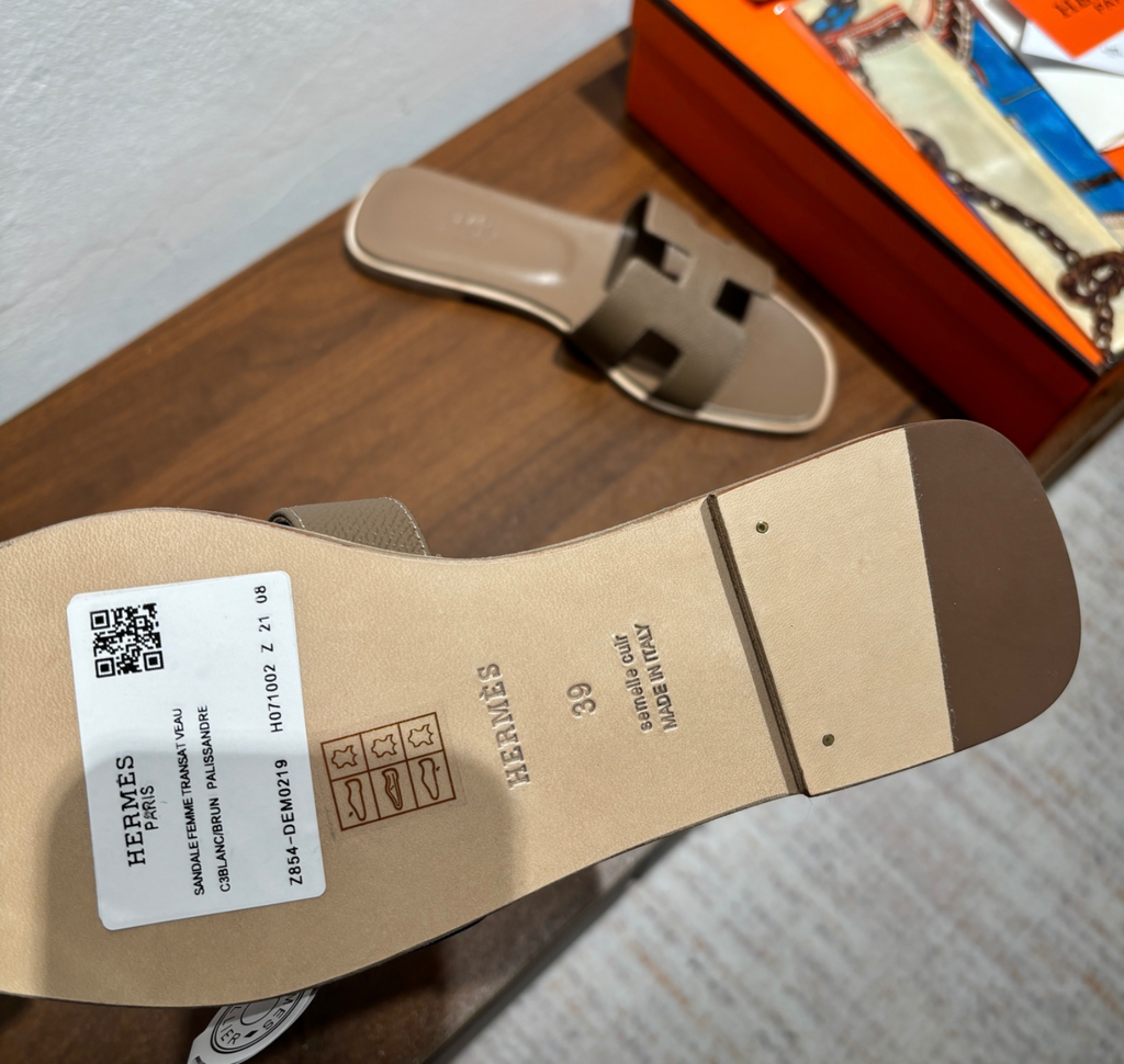 Hermès Oran Étoupe Sandal