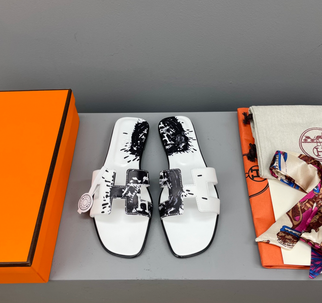Hermès Oran Black Peinture Fraiche Sandal