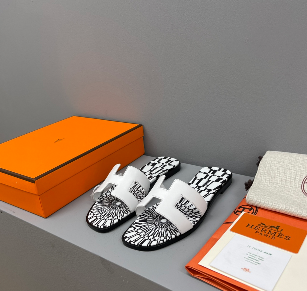 Hermès Oran White Geometric Sandal