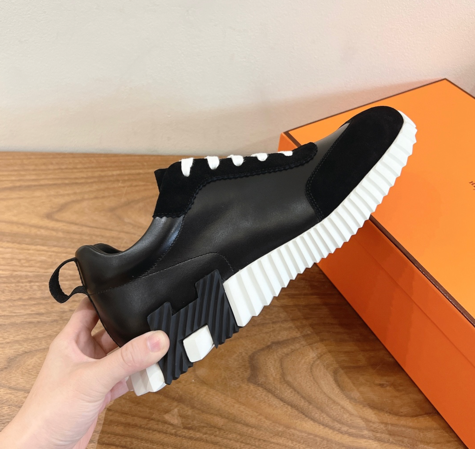 Hermès Bouncing Black/White Sneaker