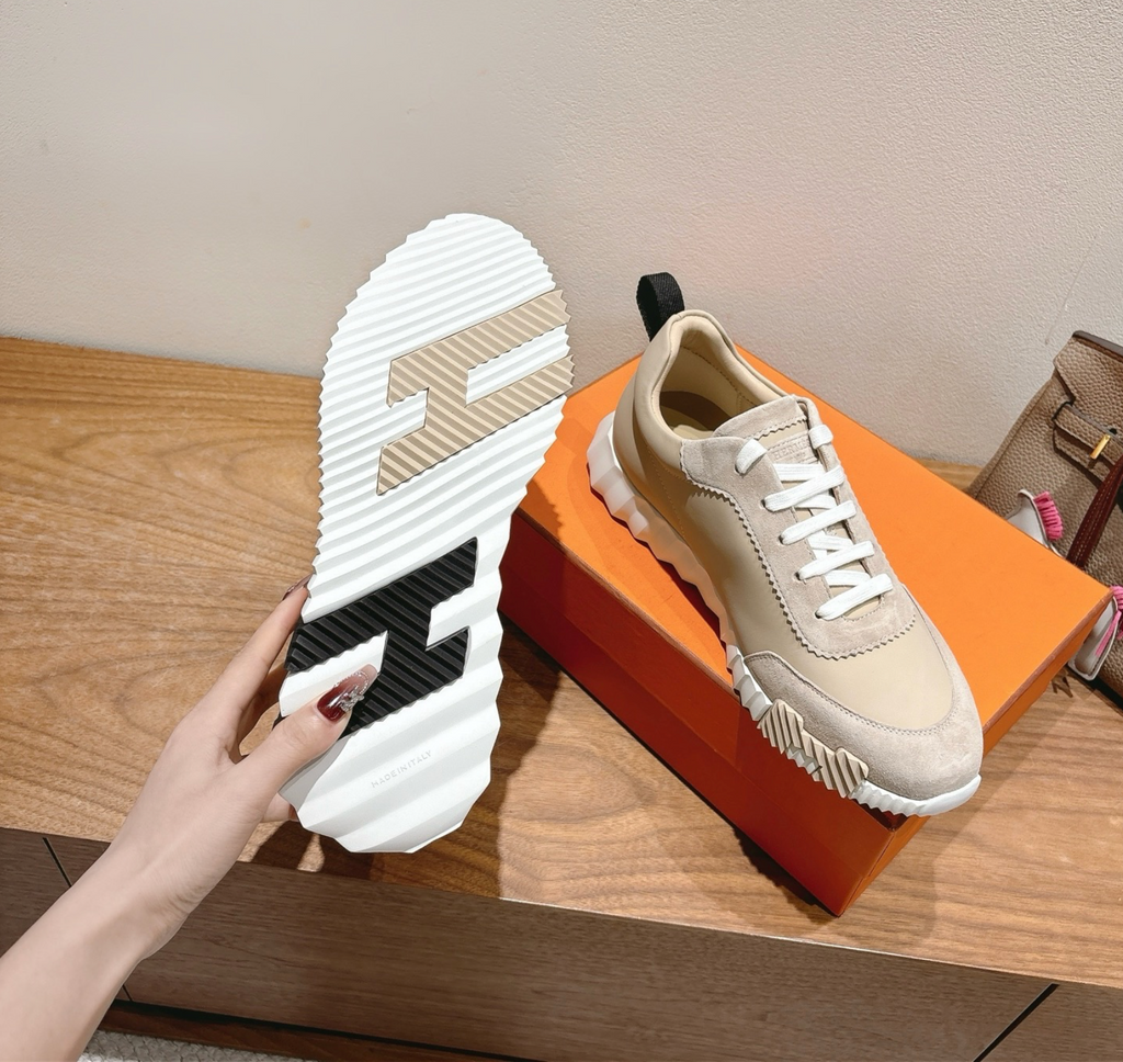 Hermès Bouncing Beige/Black Sneaker