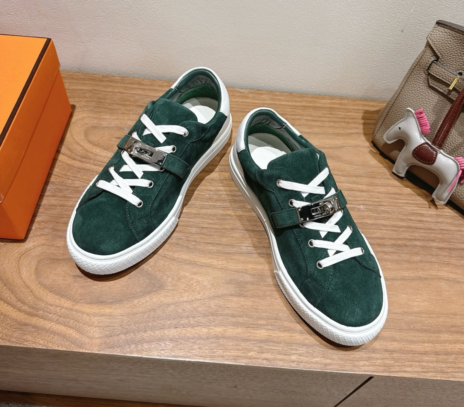 Hermès Day Olive Sneaker