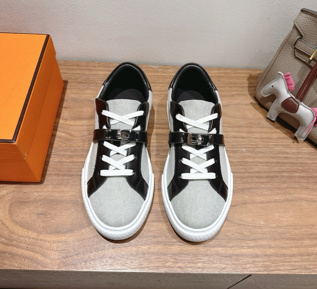 Hermès Day Black/White Sneaker
