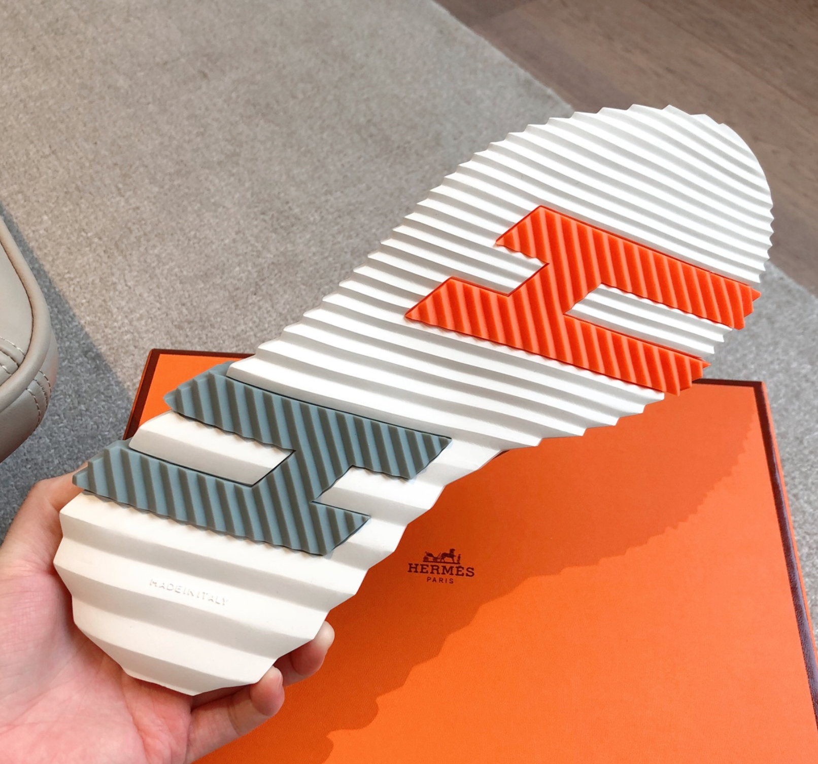 Hermès Bouncing Olive/White Sneaker
