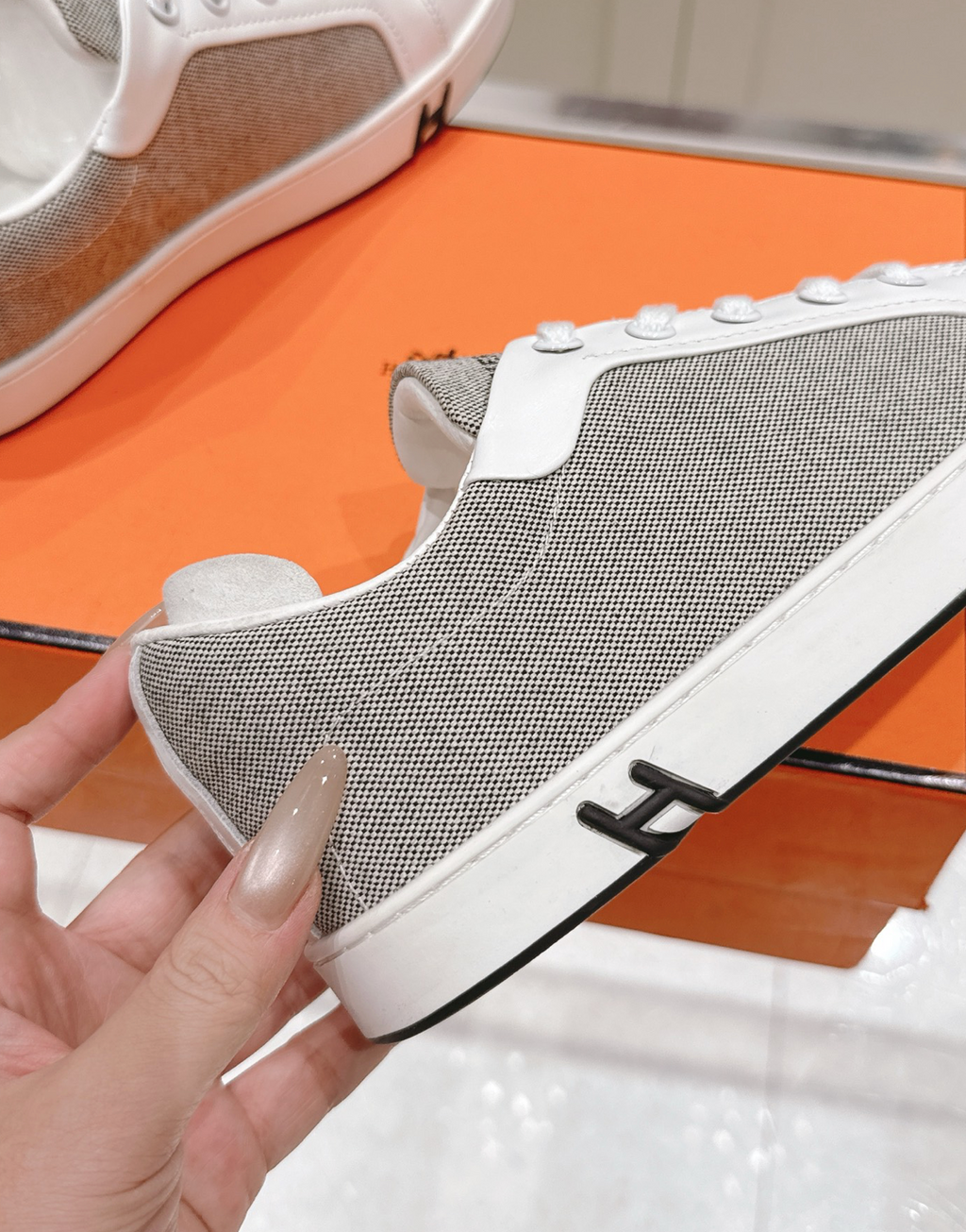 Hermès Kid Prunoir/Blanc Sneaker